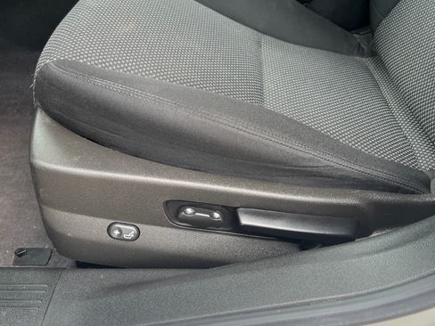 Used 2011 Chevrolet Malibu LT w/ White Diamond Premium Package FWD image 14