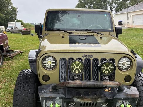 Used 2013 Jeep Wrangler Sport AWD/4WD image 3