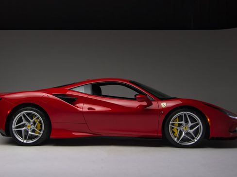 Used 2021 Ferrari F8 Tributo image 19