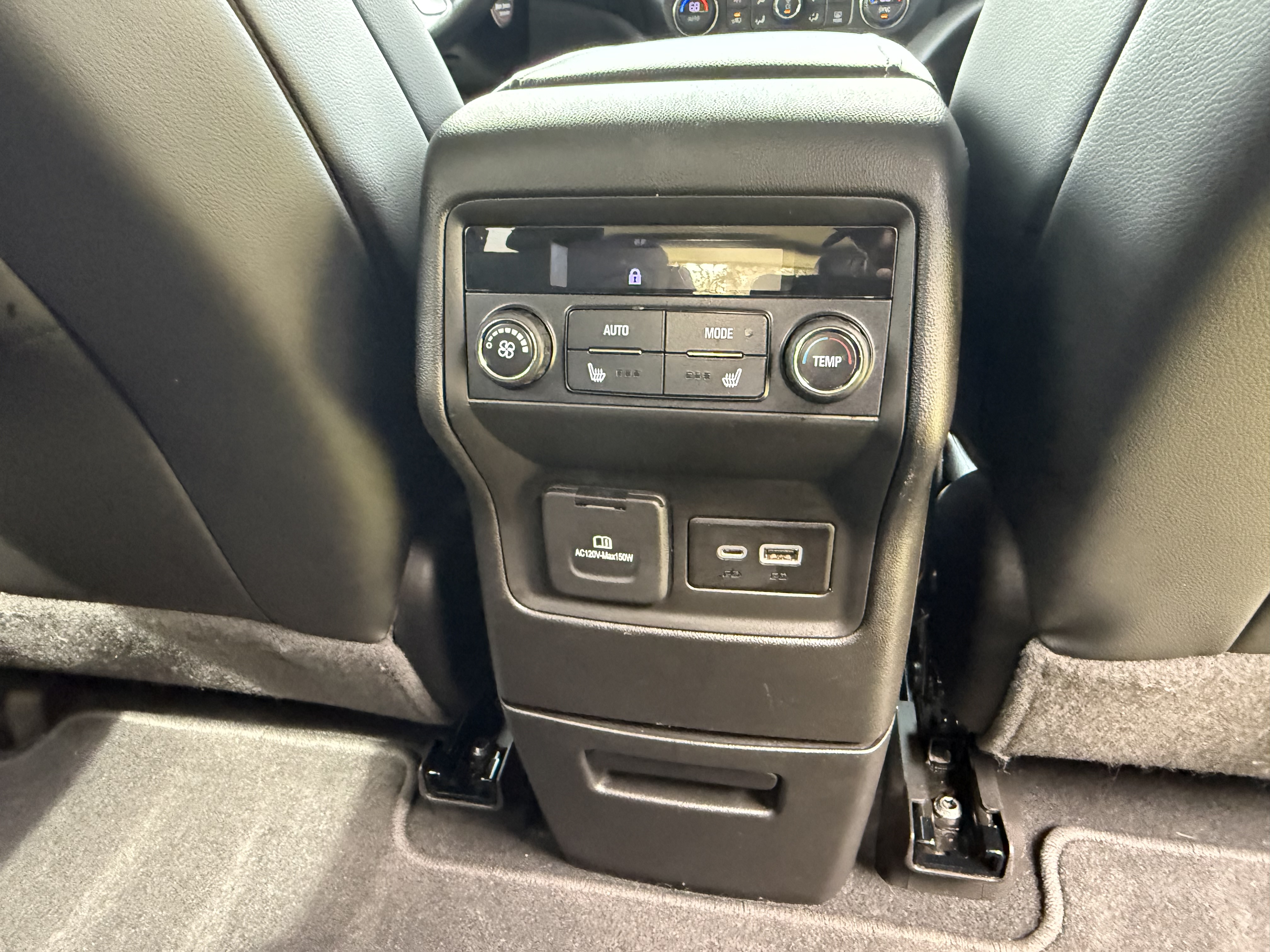Used 2021 GMC Acadia SLT w/ Technology Package FWD image 19