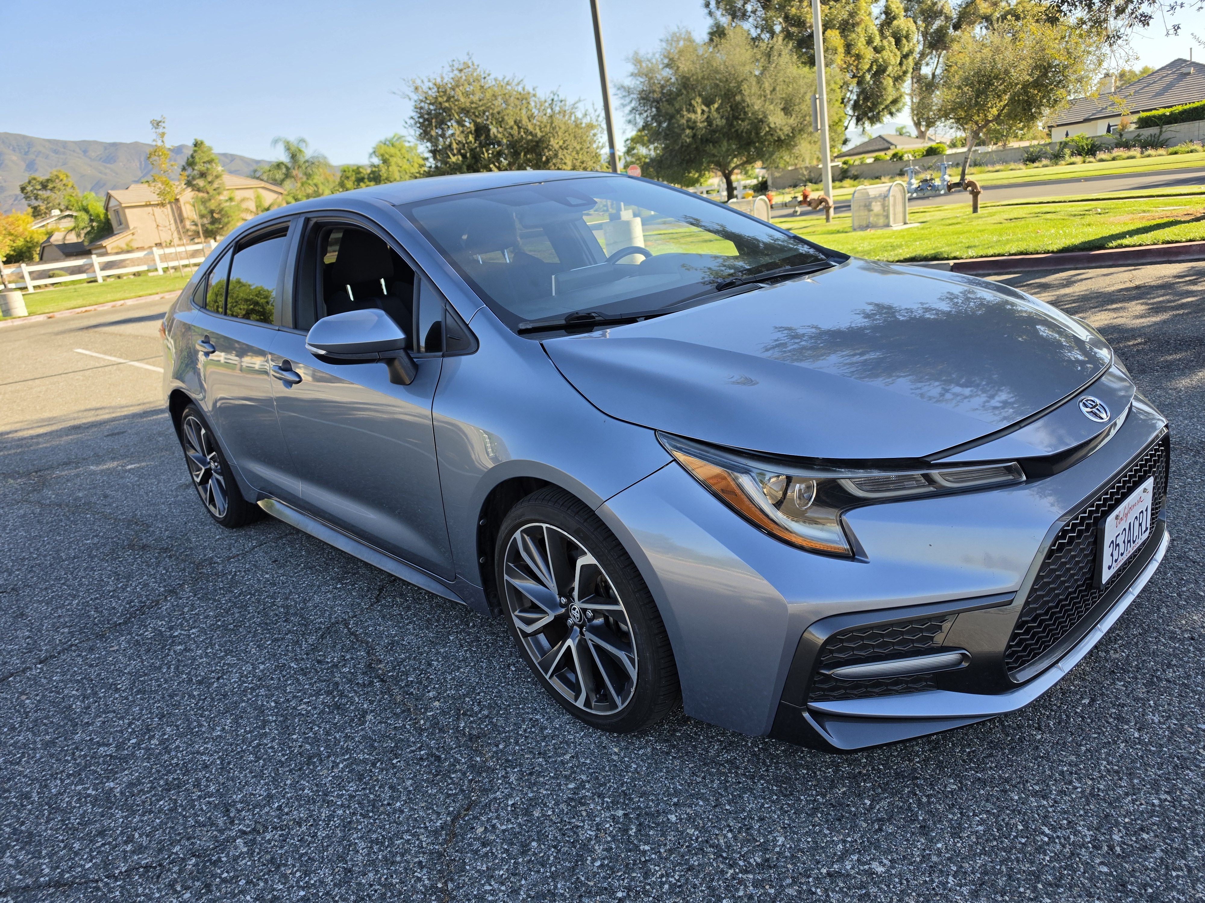 Used 2020 Toyota Corolla SE w/ Carpet Mat Package (TMS) FWD image 2
