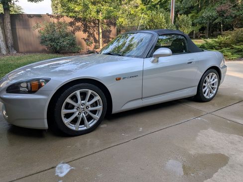 Used 2006 Honda S2000 image 2