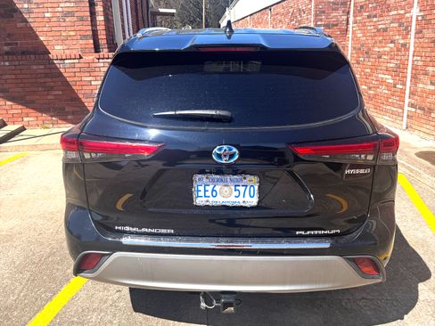 Used 2020 Toyota Highlander Platinum image 6