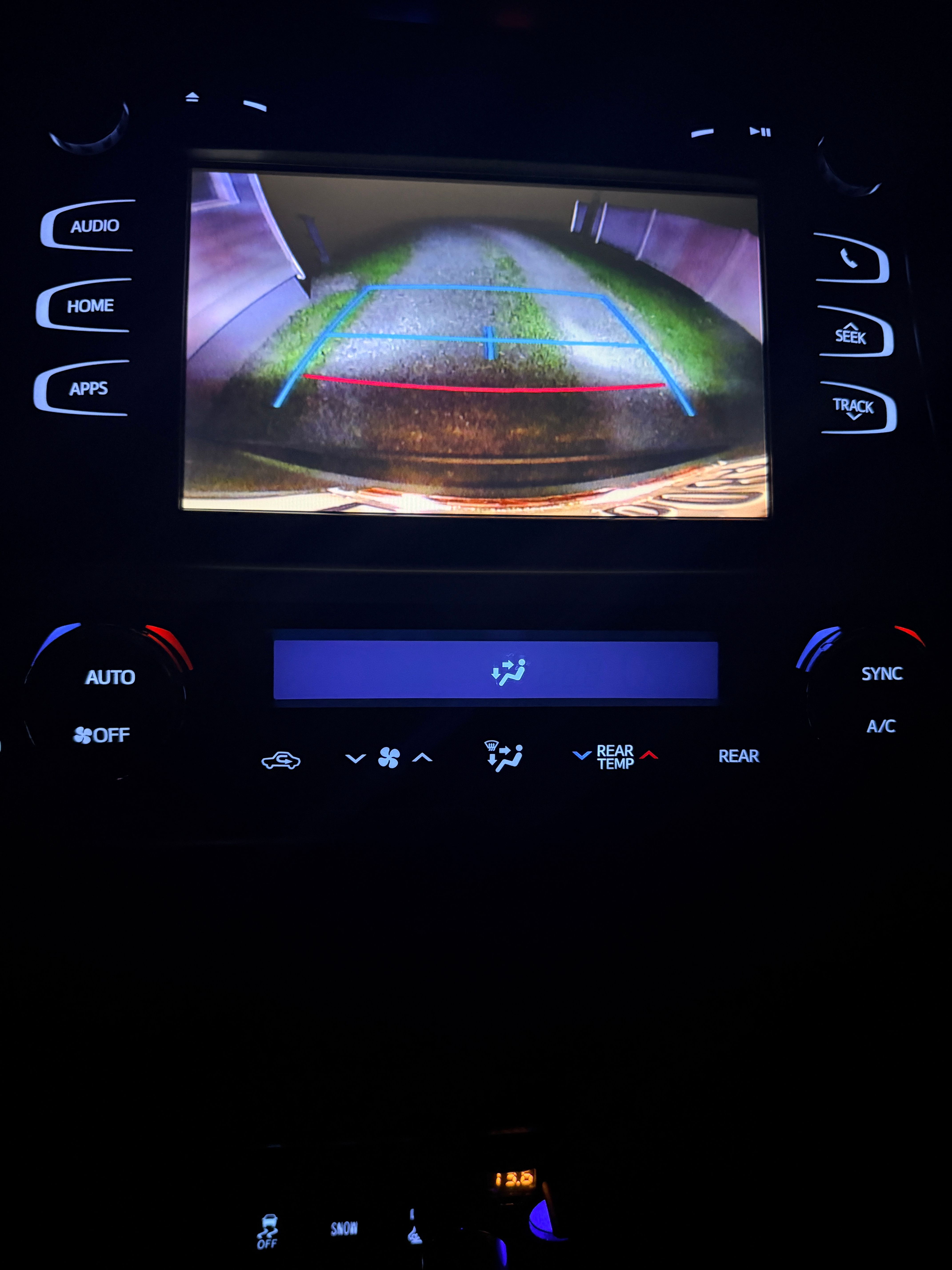 Used 2015 Toyota Highlander XLE AWD/4WD image 19
