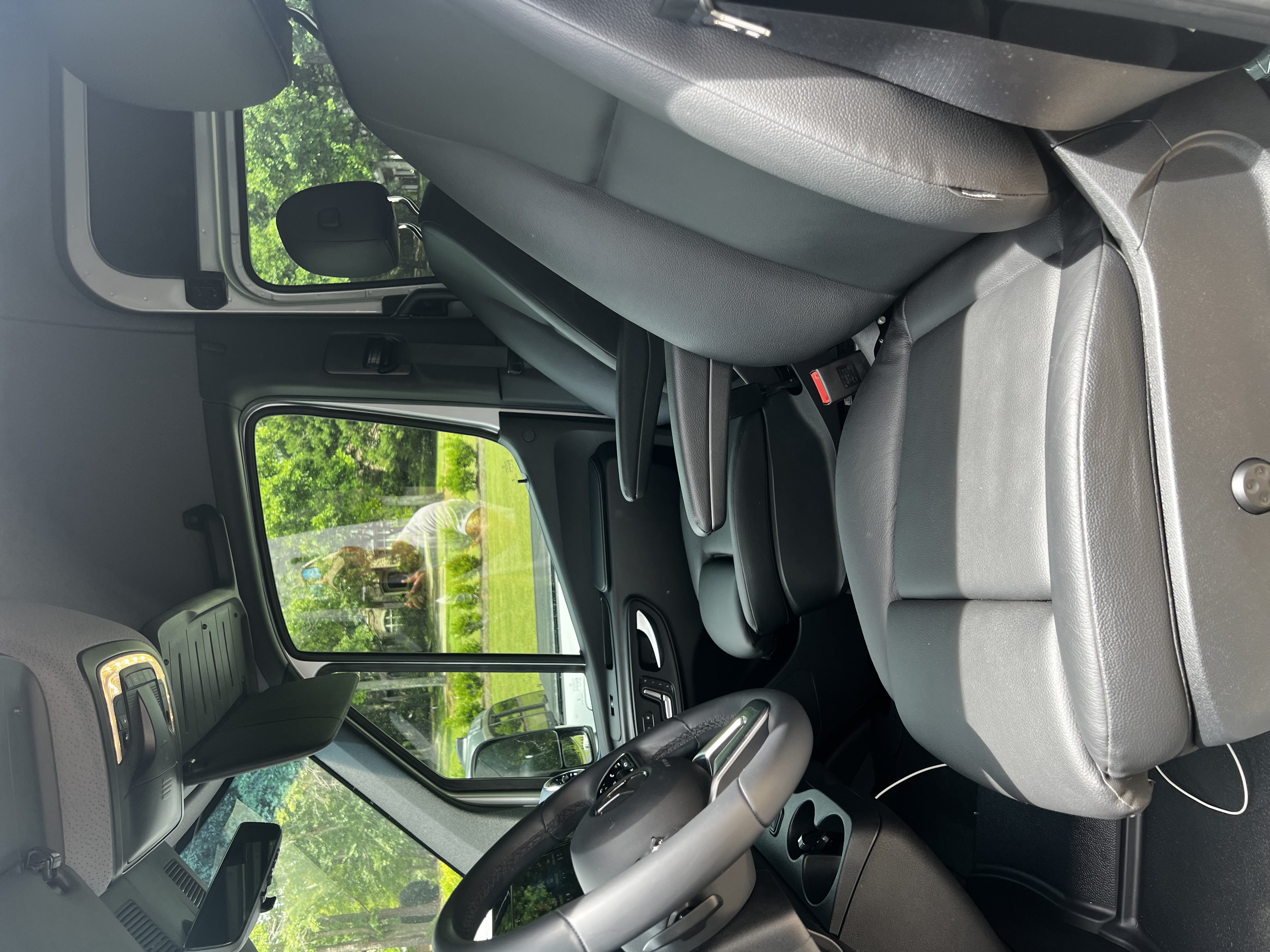 Used 2024 Mercedes-Benz Sprinter 2500 image 8