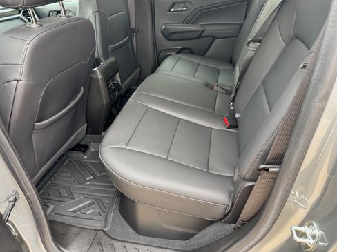 Used 2024 GMC Canyon Elevation w/ Elevation Premium Package AWD/4WD image 8