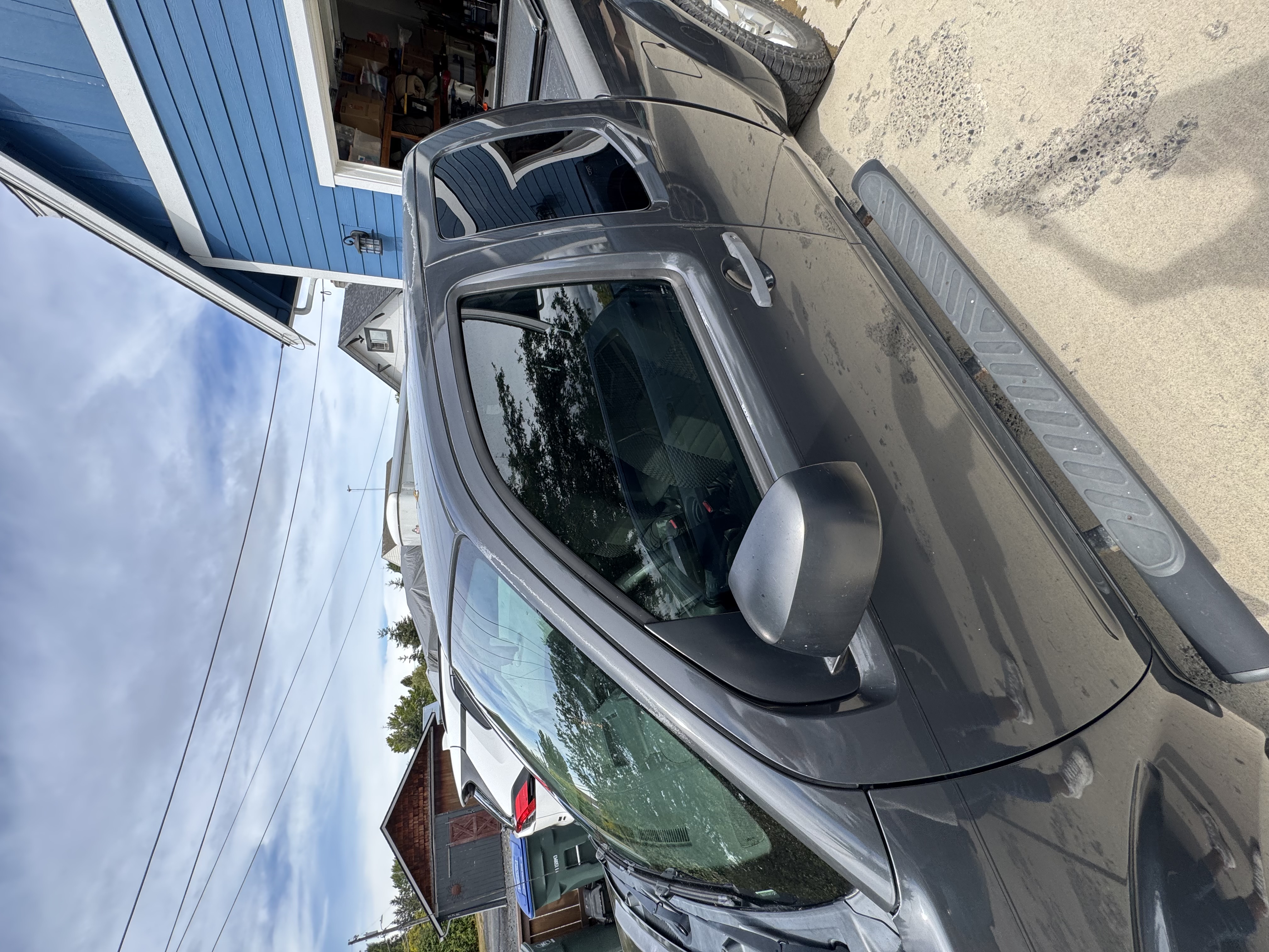 Used 2010 Nissan Frontier SE w/ SE Value Truck Pkg RWD image 2