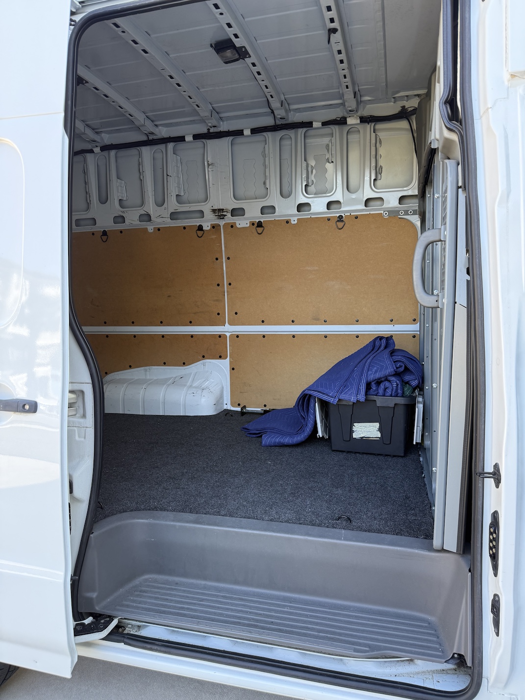 Used 2018 Nissan NV 2500 SV RWD image 10