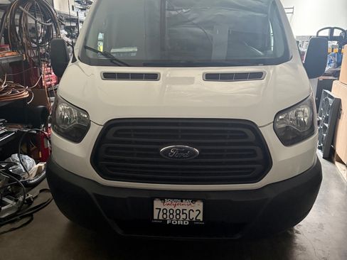 Used 2018 Ford Transit 150 130 Low Roof RWD image 9