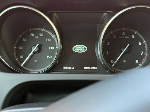 Used 2017 Land Rover Discovery Sport HSE AWD/4WD image 16