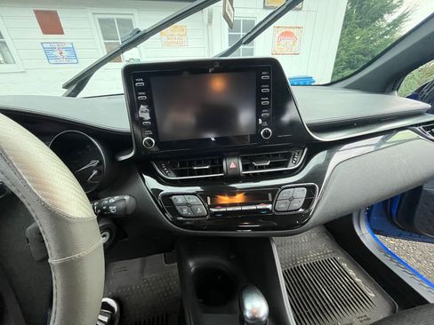 Used 2019 Toyota C-HR LE image 21