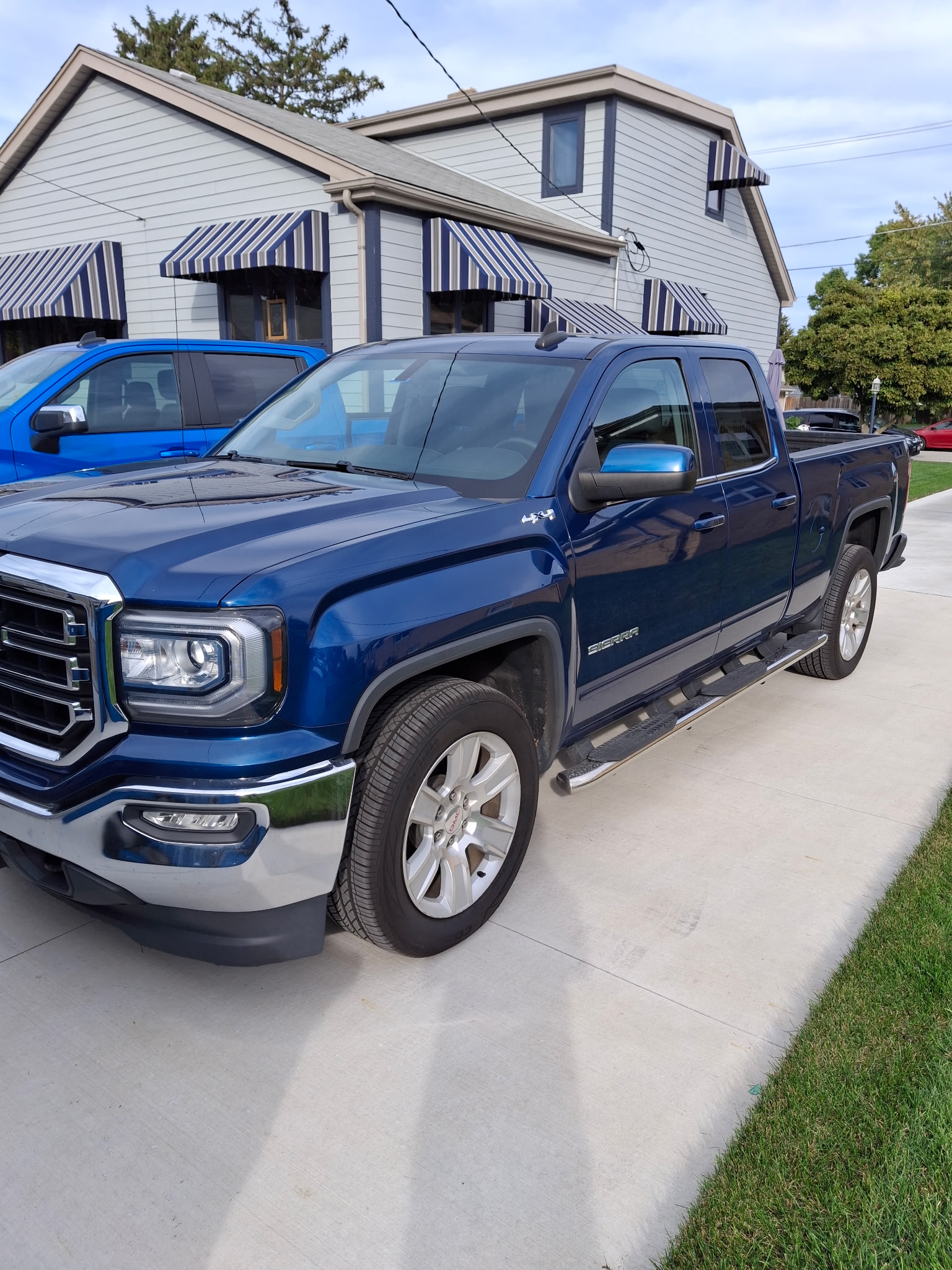 Used 2019 GMC Sierra 1500 SLE w/ SLE Value Package AWD/4WD image 13