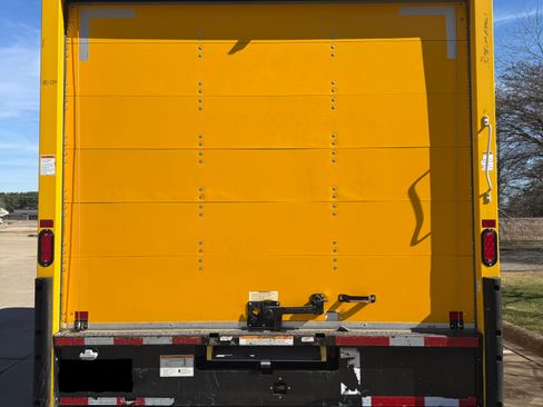 Used 2021 GMC Savana 3500 Extended w/ Power Convenience Package image 4