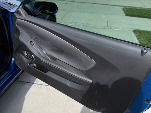 Used 2010 Chevrolet Camaro SS w/ RS Package RWD image 9