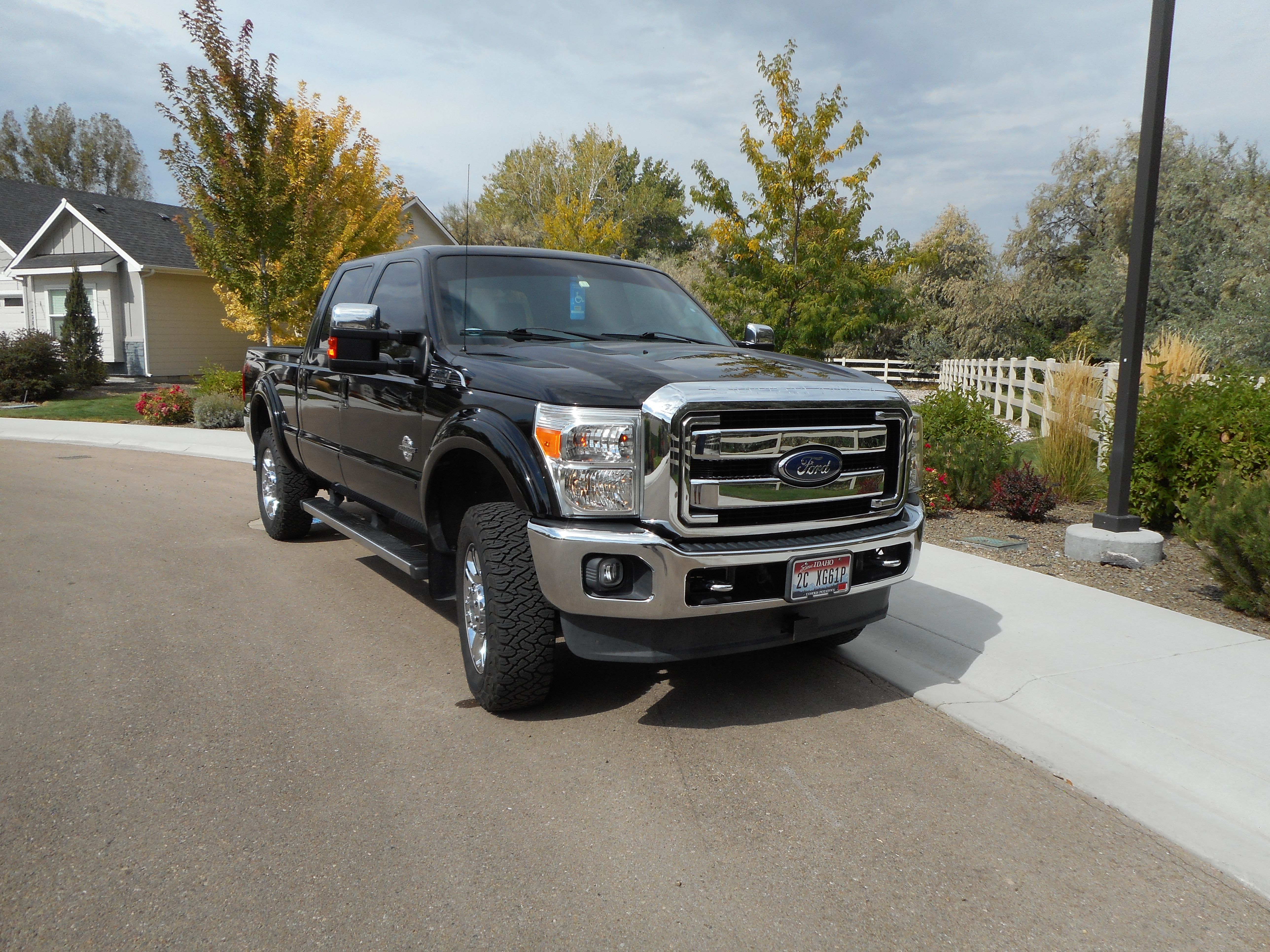 Used 2016 Ford F350 Lariat w/ Lariat Ultimate Package AWD/4WD image 2