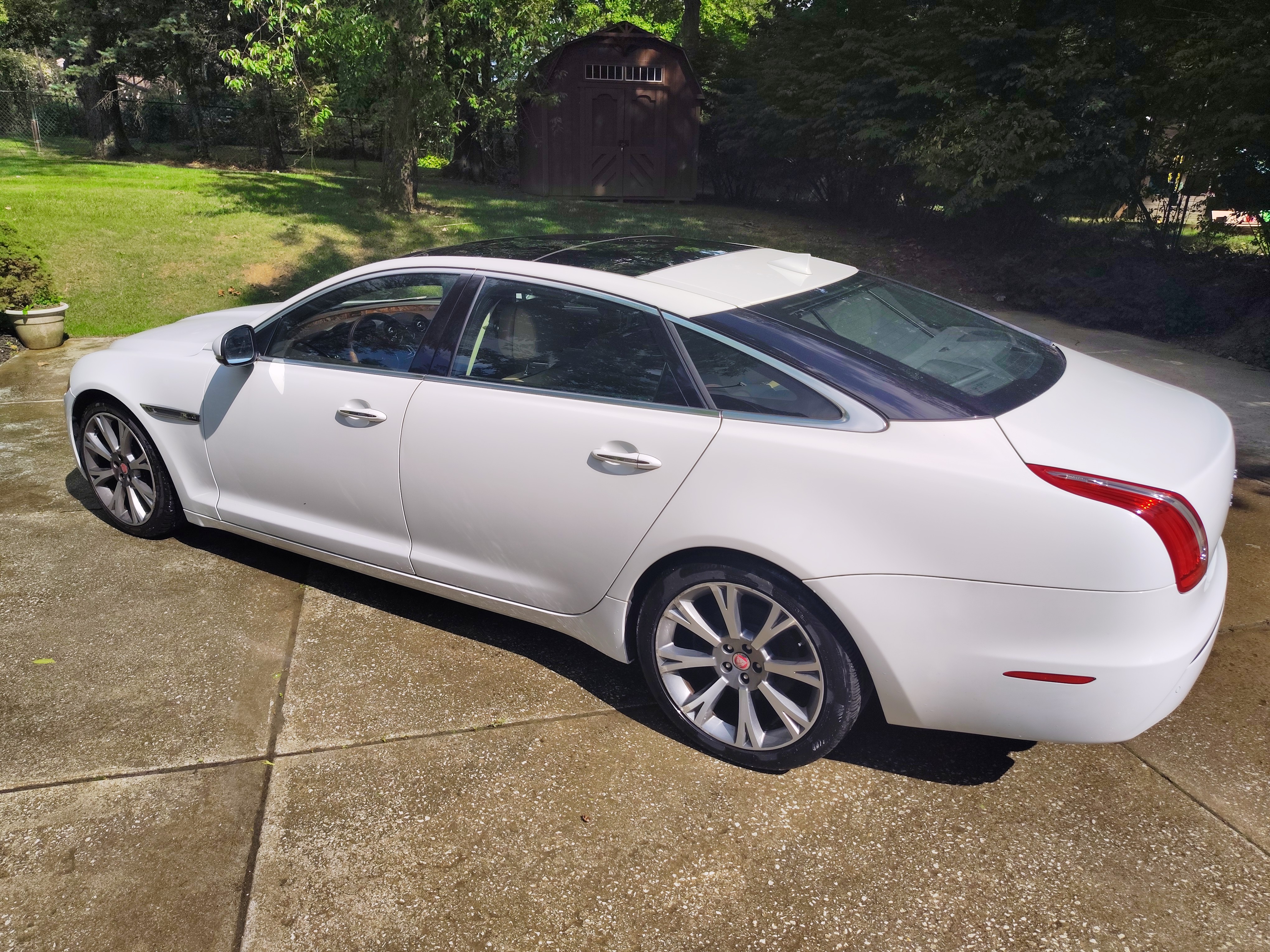 Used 2014 Jaguar XJ L Portfolio RWD image 5