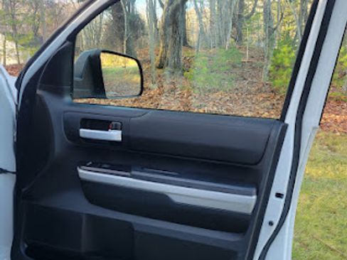 Used 2018 Toyota Tundra SR5 w/ TRD Off Road Package image 28