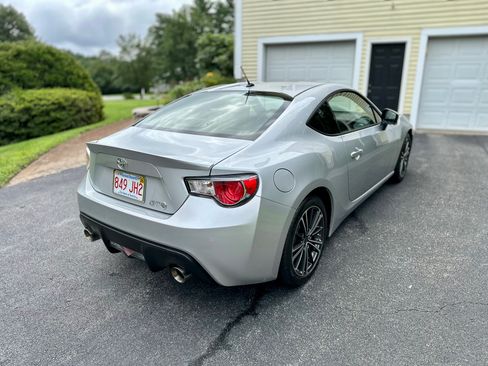 Used 2013 Scion FR-S RWD image 10