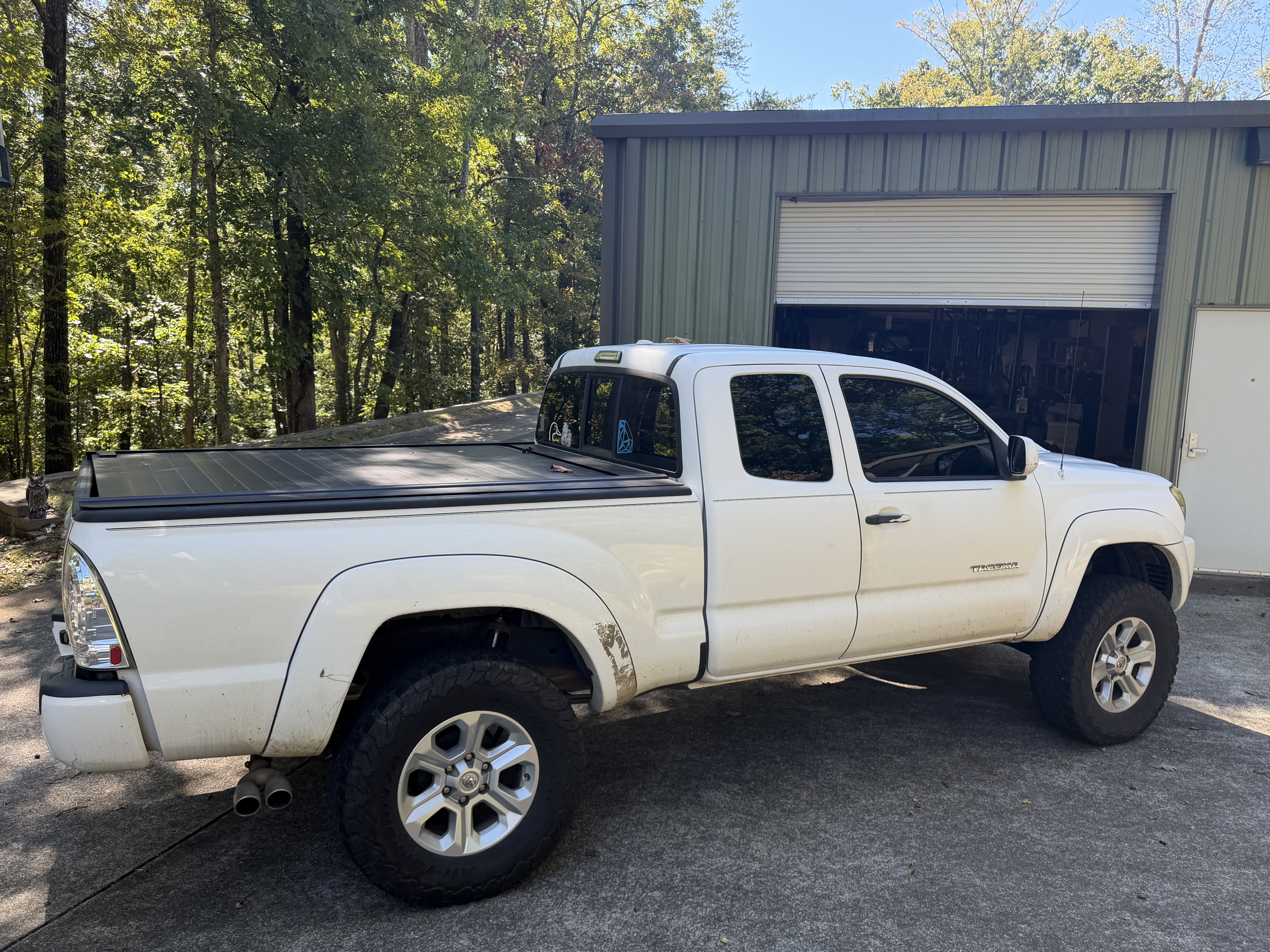 Used 2010 Toyota Tacoma PreRunner RWD image 1