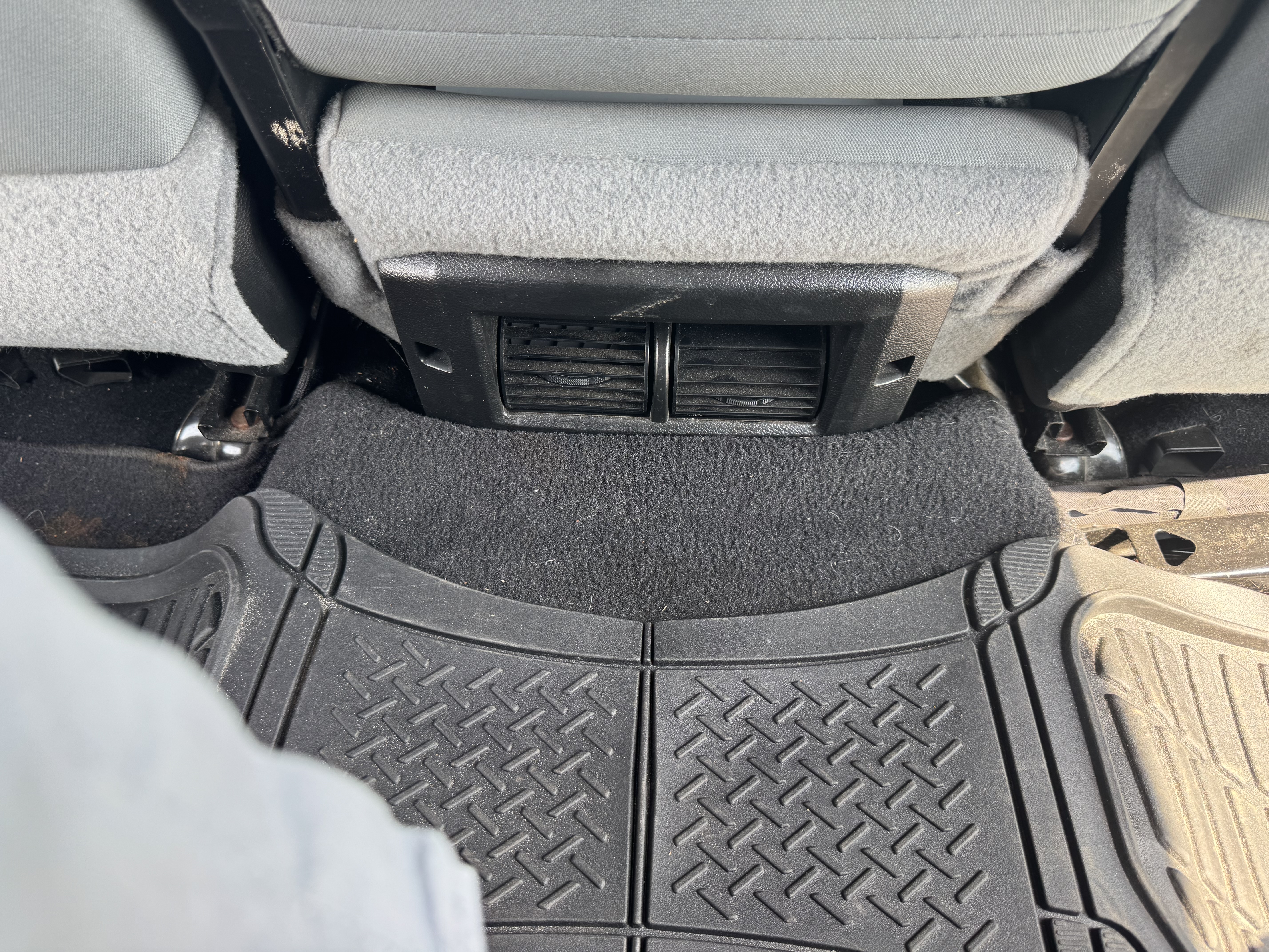 Used 2018 RAM 1500 Classic SLT AWD/4WD image 14