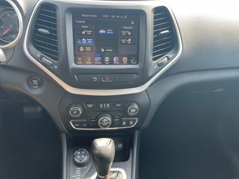 Used 2015 Jeep Cherokee Trailhawk w/ Comfort/Convenience Group AWD/4WD image 20