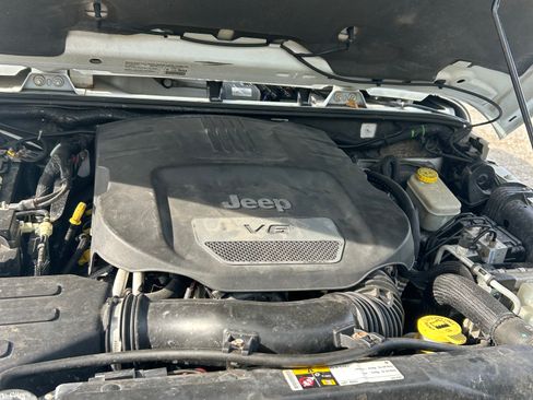 Used 2014 Jeep Wrangler Unlimited Sahara w/ Dual Top Group image 13