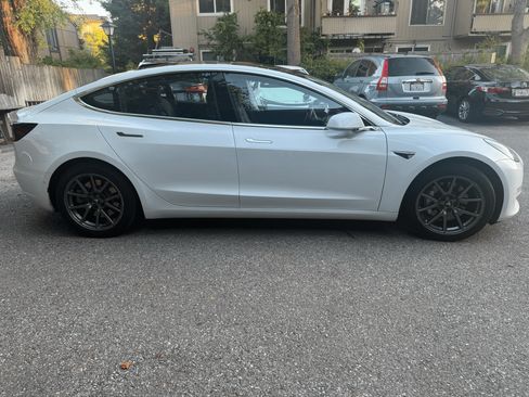Used 2019 Tesla Model 3 Long Range AWD/4WD image 2