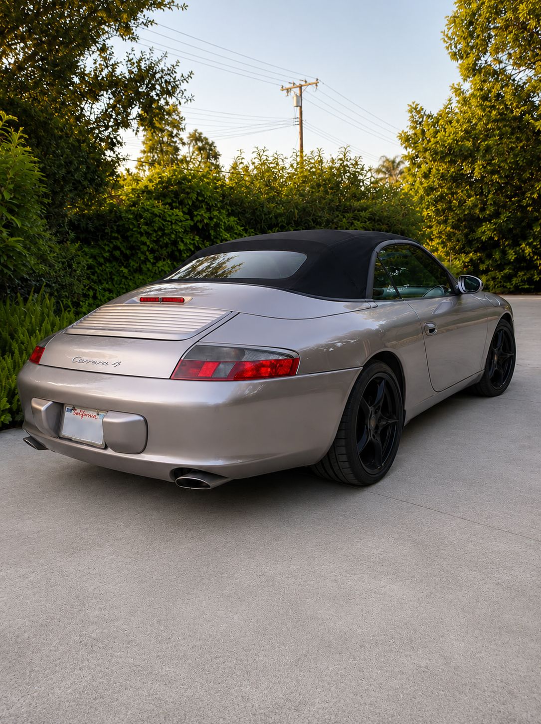 Used 2002 Porsche 911 Carrera 4 AWD/4WD image 2