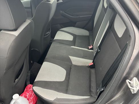 Used 2014 Ford Focus SE w/ SE Sport Package image 6