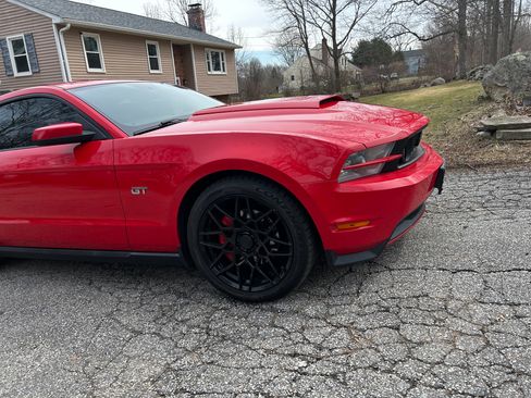 Used 2010 Ford Mustang GT Premium image 6
