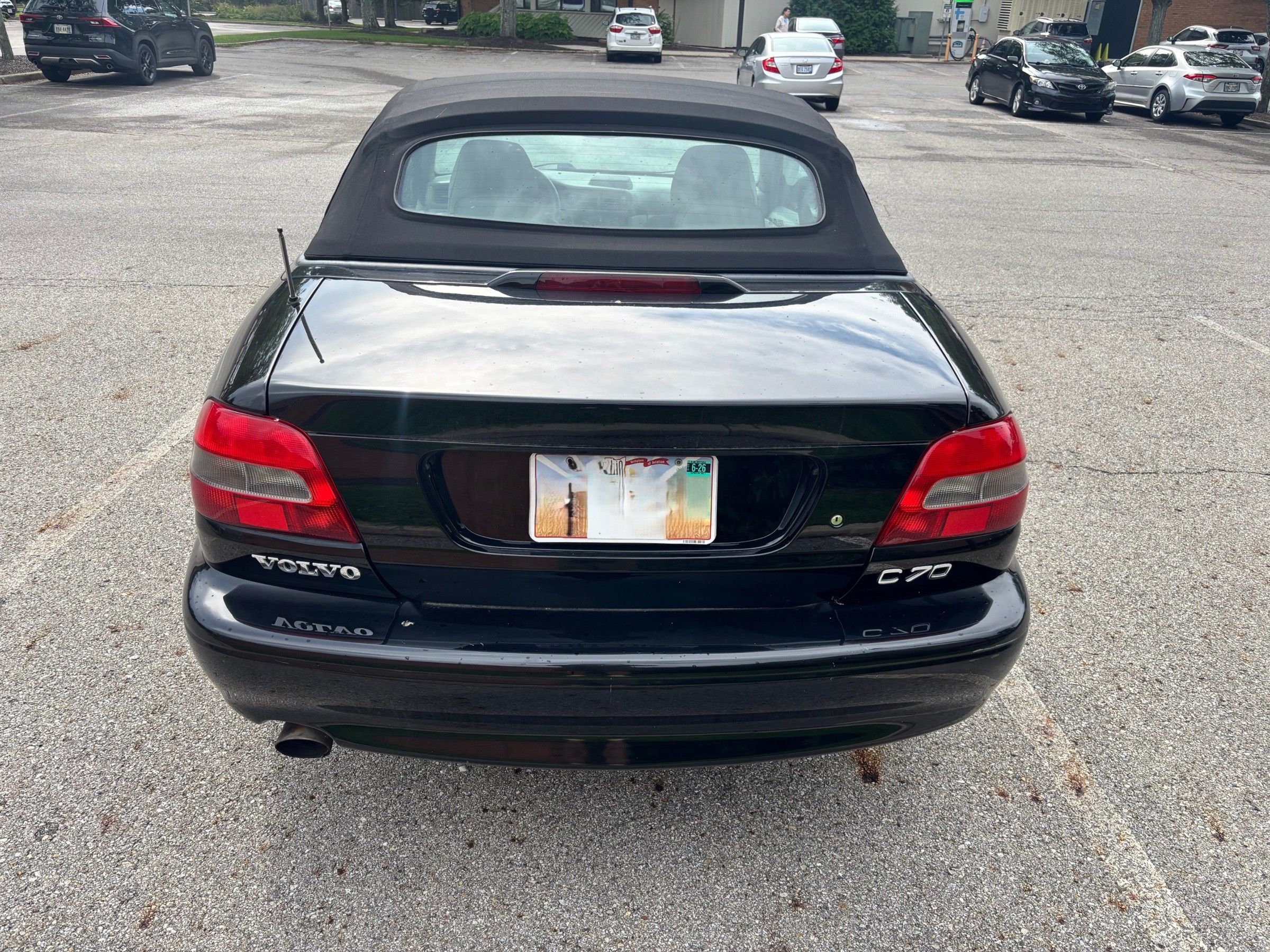 Used 2001 Volvo C70 LT FWD image 2