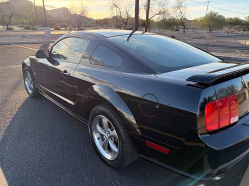 Used 2006 Ford Mustang GT image 8