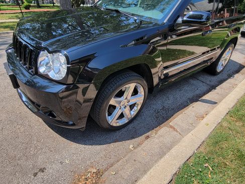 Used 2006 Jeep Grand Cherokee SRT8 w/ SRT Option Group I image 2
