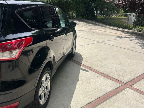 Used 2016 Ford Escape SE FWD image 4
