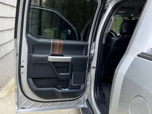 Used 2016 Ford F150 Lariat w/ Equipment Group 501A Mid image 12