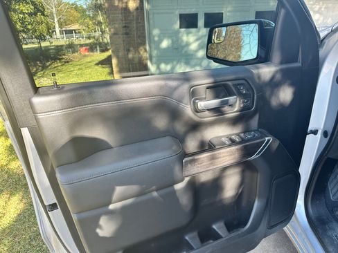Used 2019 Chevrolet Silverado 1500 LTZ w/ LTZ Convenience Package image 10