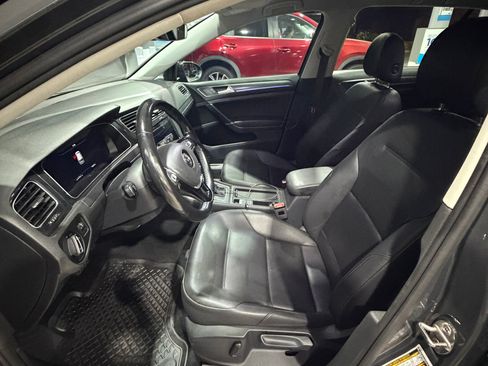 Used 2019 Volkswagen e-Golf SEL Premium FWD image 13