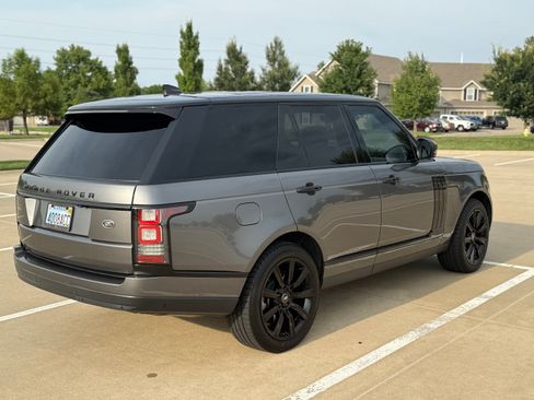 Used 2017 Land Rover Range Rover HSE image 4