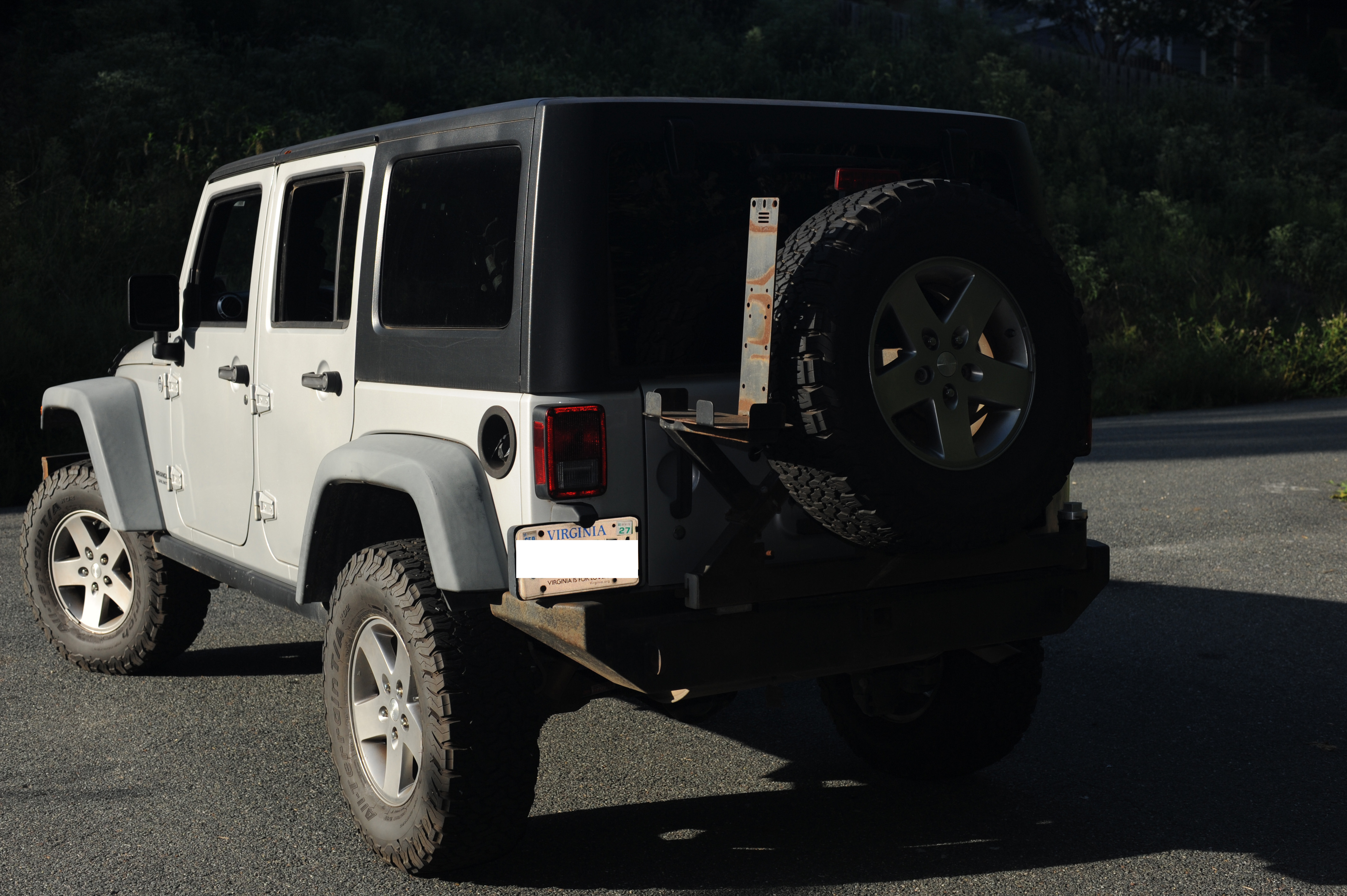 Used 2011 Jeep Wrangler Unlimited Rubicon w/ Connectivity Group AWD/4WD image 6