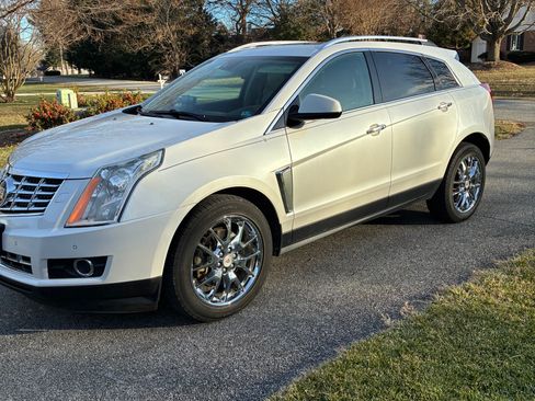 Used 2014 Cadillac SRX Premium w/ Driver Assist Package image 2