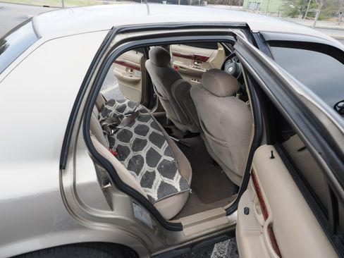 Used 2001 Mercury Grand Marquis GS image 15