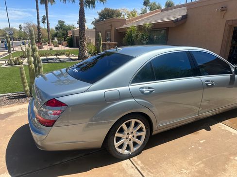 Used 2008 Mercedes-Benz S 550 4MATIC image 4