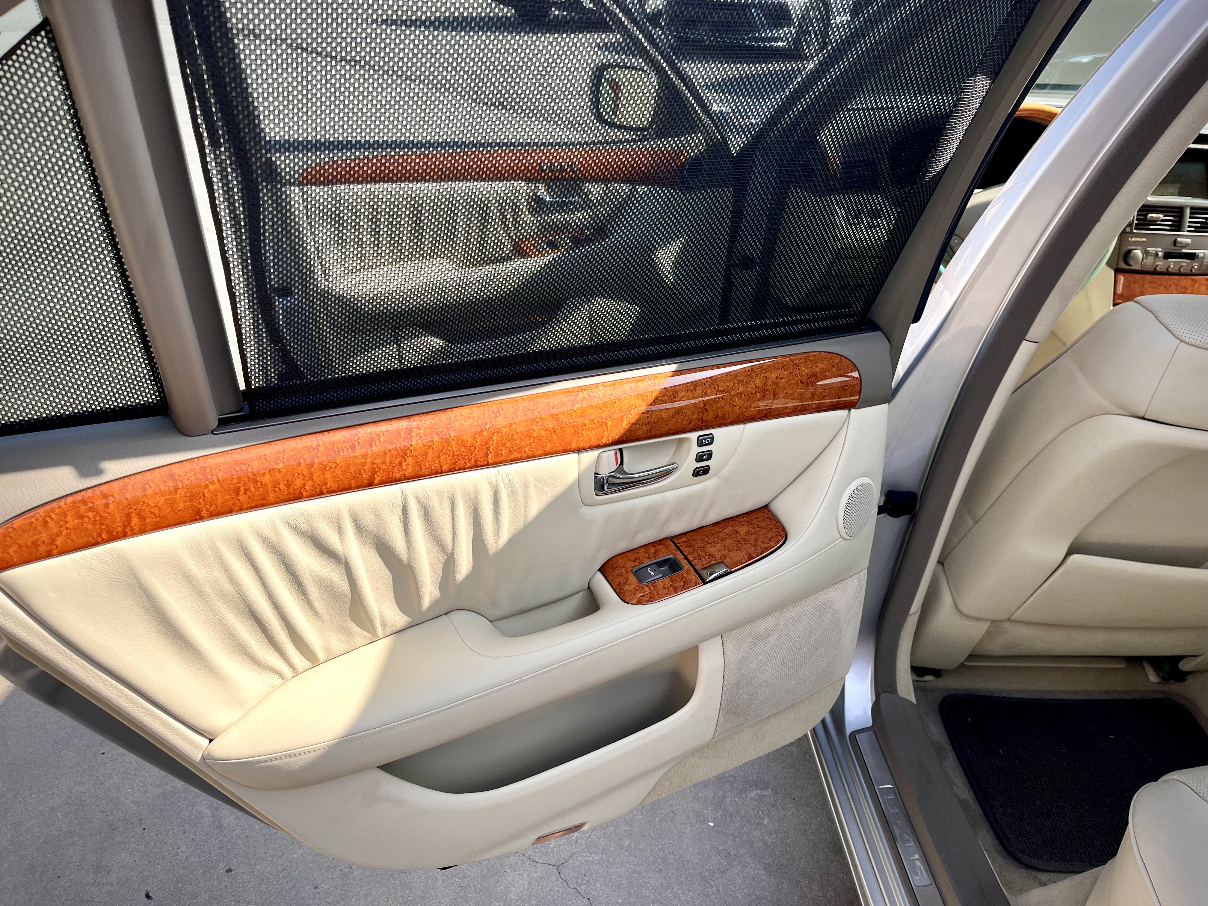 Used 2004 Lexus LS 430 RWD image 27