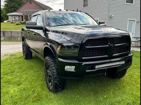 Used 2014 RAM 2500 Laramie w/ Black Appearance Group image 2