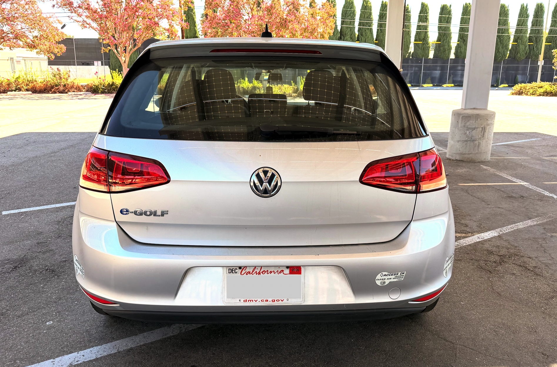 Used 2016 Volkswagen e-Golf SE FWD image 9
