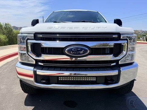 Used 2022 Ford F350 XLT AWD/4WD image 2