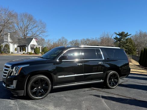 Used 2015 Cadillac Escalade ESV Premium image 1