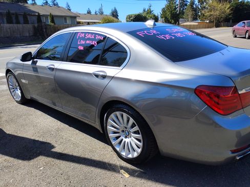 Used 2012 BMW 750i image 5