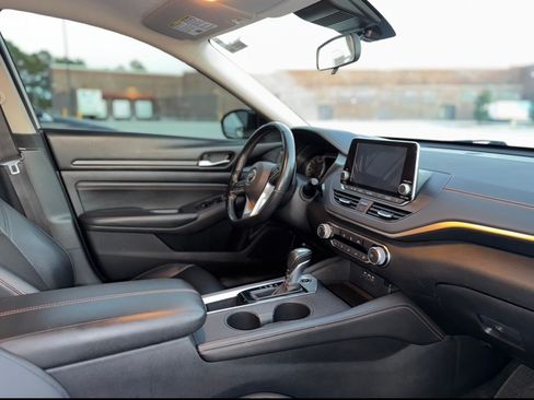 Used 2020 Nissan Altima 2.5 SR image 17