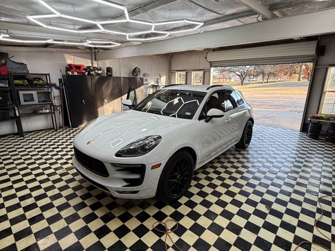 Used 2018 Porsche Macan GTS image 1